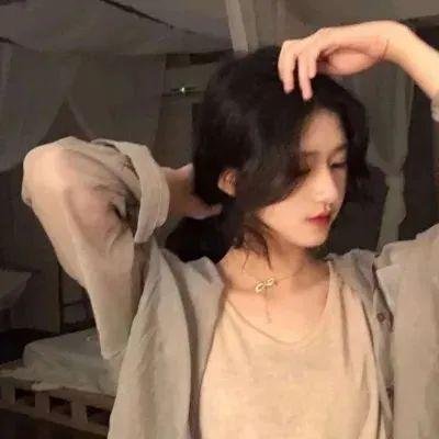 一个女王的少女时代 焦点图